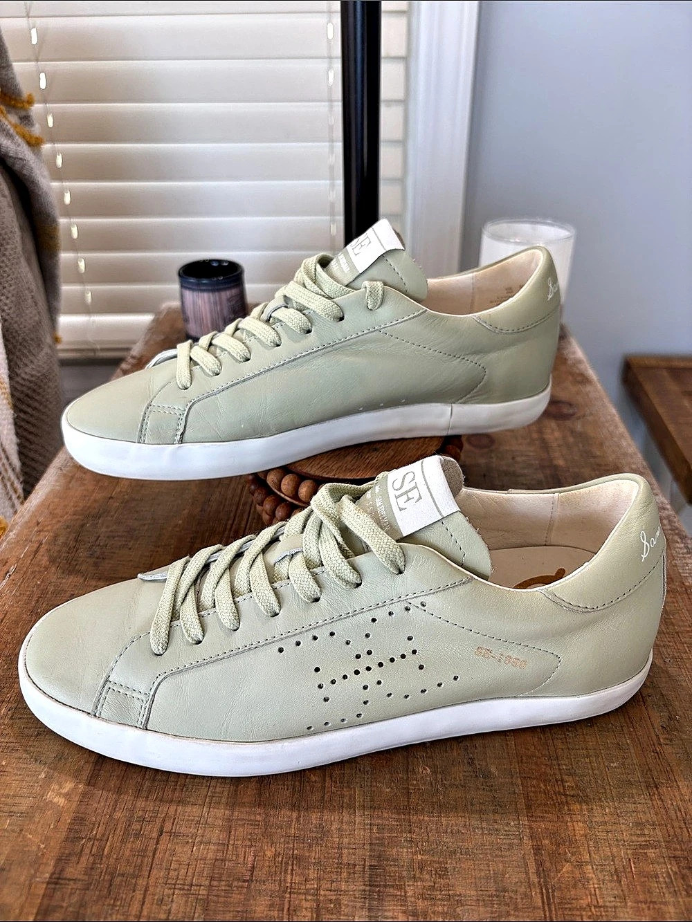 Sam Edelman SE-1800 Women's Sage Green Sneakers US 8M Like New